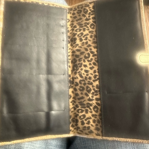 Due Fratelli distressed gold and silver leather cc case - Picture 2 of 7